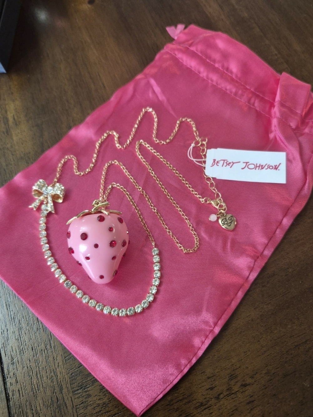 🔥Betsey Johnson Pink Strawberry Pendant Necklace "Summer Fruit" collections - Picture 2 of 6